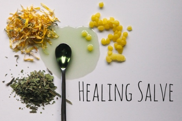 Make your own healing salves - burn salve, healing salve, black drawing salve. :: nurturedmama.net