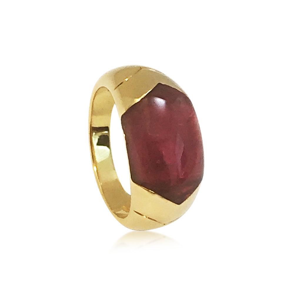Featured image of post Bulgari Tronchetto Ring / A carnelian and gold tronchetto ring, by bulgari set with a carved carnelian, within a fluted 18k gold mount, in a black leather bulgari box signed bulgari.