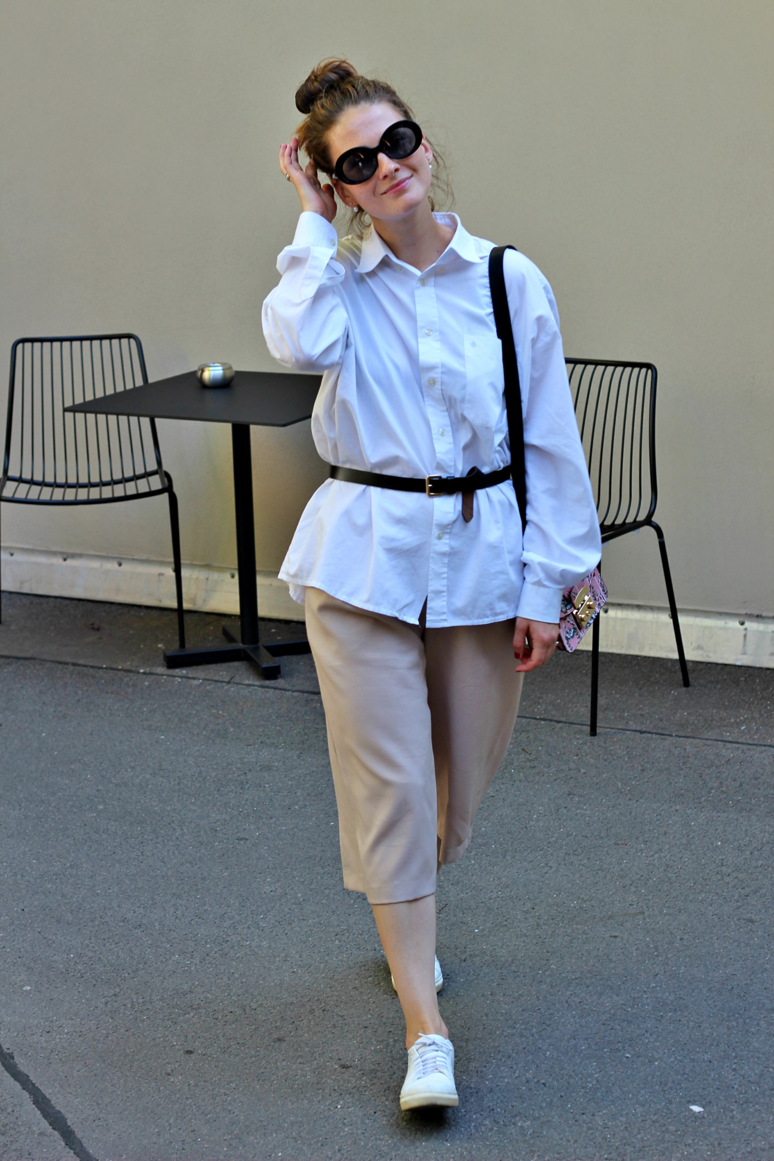 annaporter-outfit-beige-culottes-white-shirt-furla-bag-2