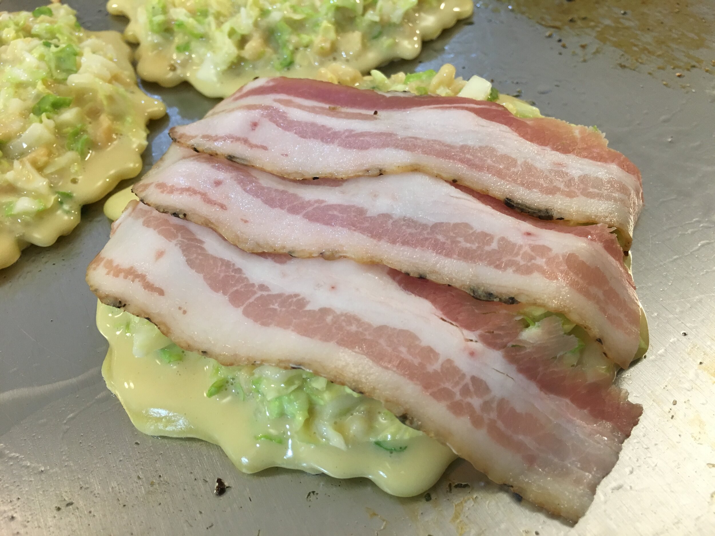 Okonomiyaki Teppanyaki Cook-N-Dine Top with thin slice Bacon