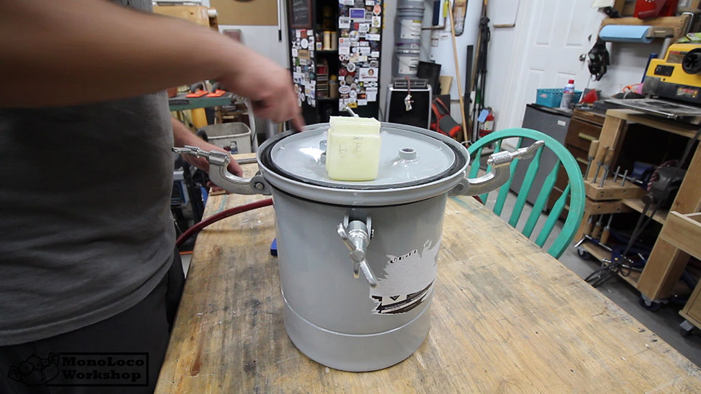 Diy pressure pot for resin casting with test casting 