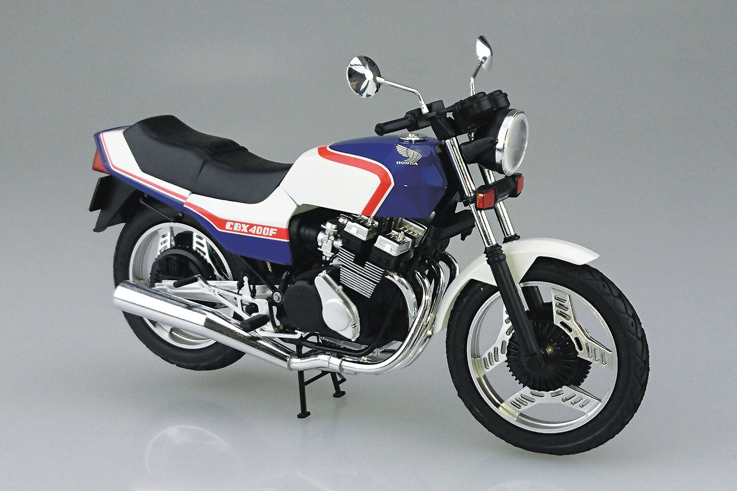 Now carrying the 1/12 Aoshima 1981 Honda CBX400F. A classic as ...