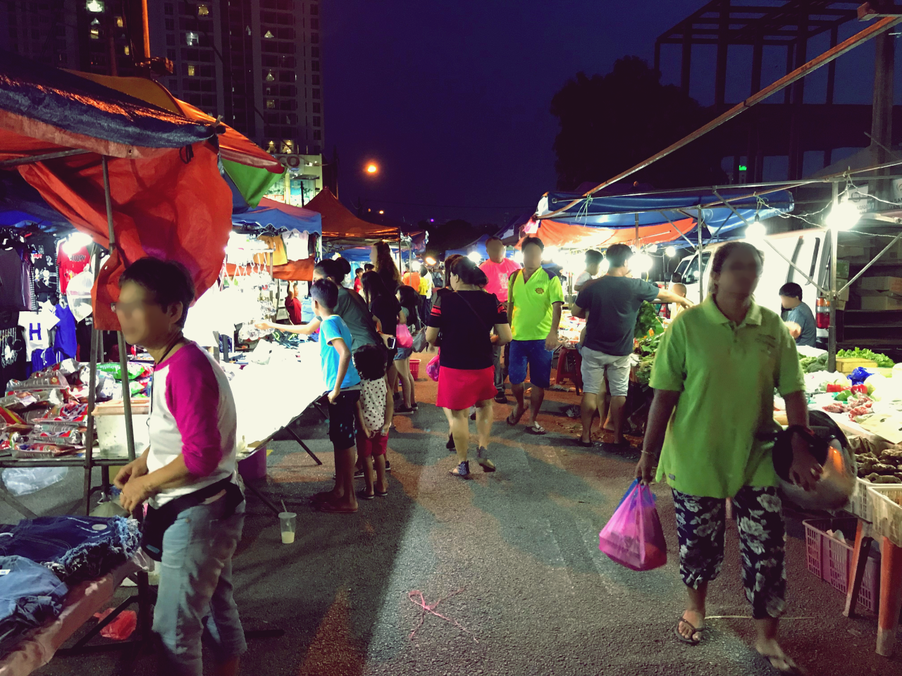 Me pasar malam near Pasar Malam