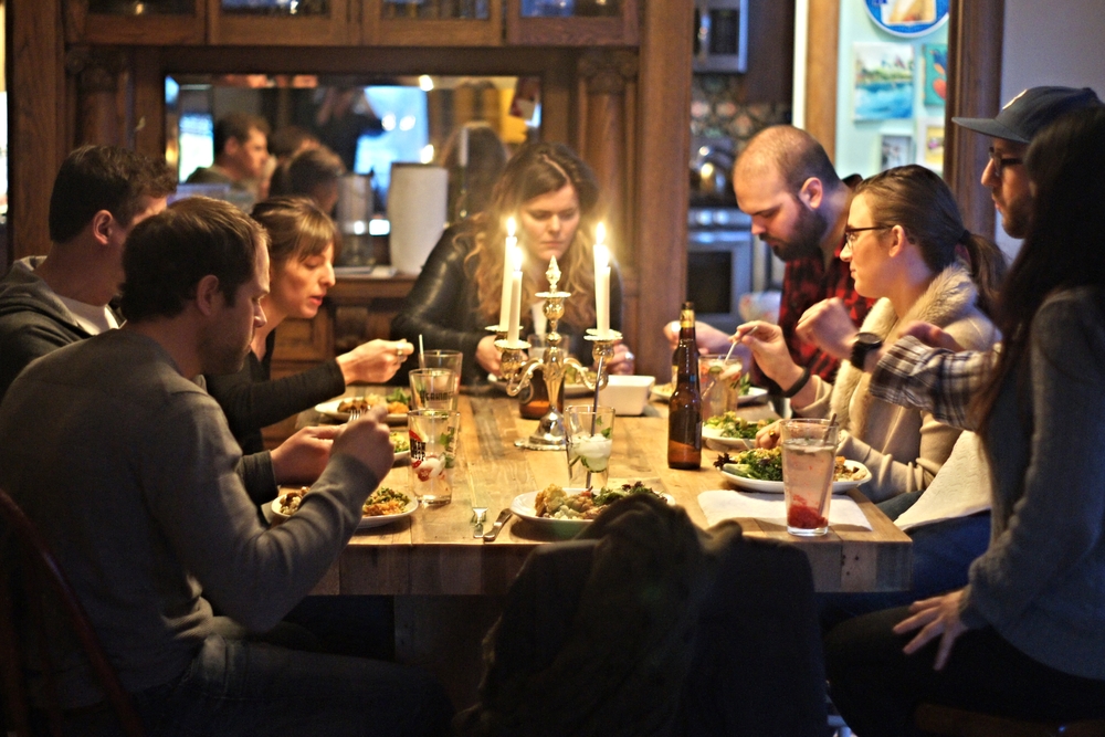 Sign of a good dinner party: everyone is too busy eating to talk. 