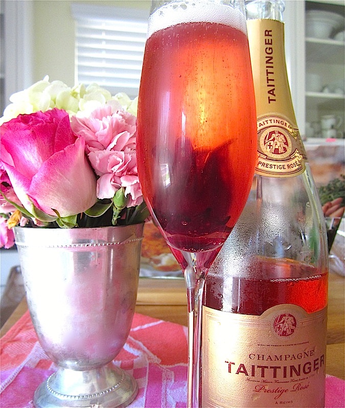 mothers-day-taittinger-champagne-roses