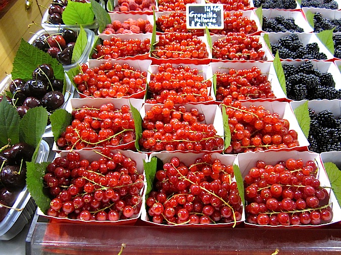 postcards-from-paris-deux-hediard-market-red-currants