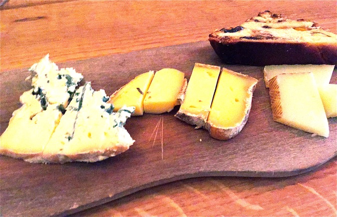 Jadot-resonance-tasting-cheese-wine-board