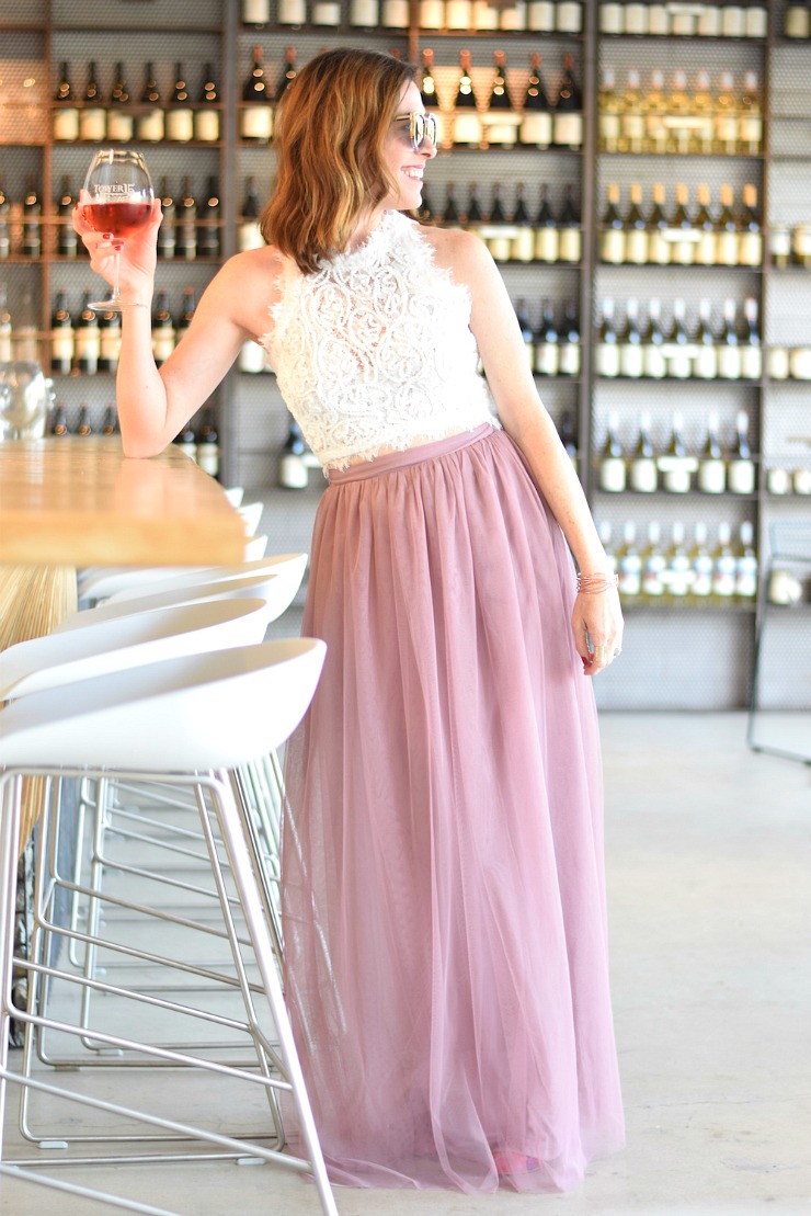 white tulle skirt outfit