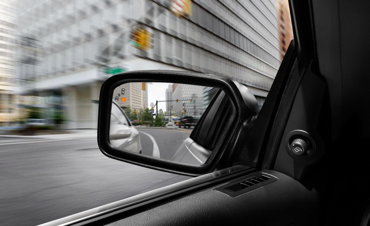 2011-lincoln-mkz-hybrid-side-view-mirror-with-blind-spot-indicator-photo-364288-s-1280x782