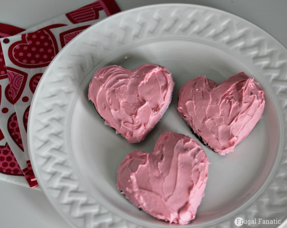 Want a fun and delicious recipe for Valentine's Day that your kids can not only help bake, but also eat? Try these easy heart-shaped Valentine's Day brownies!