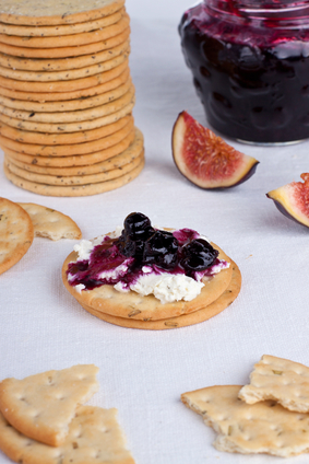 Baby Shower Finger Food Ideas: Crackers with Cream Cheese & Jam