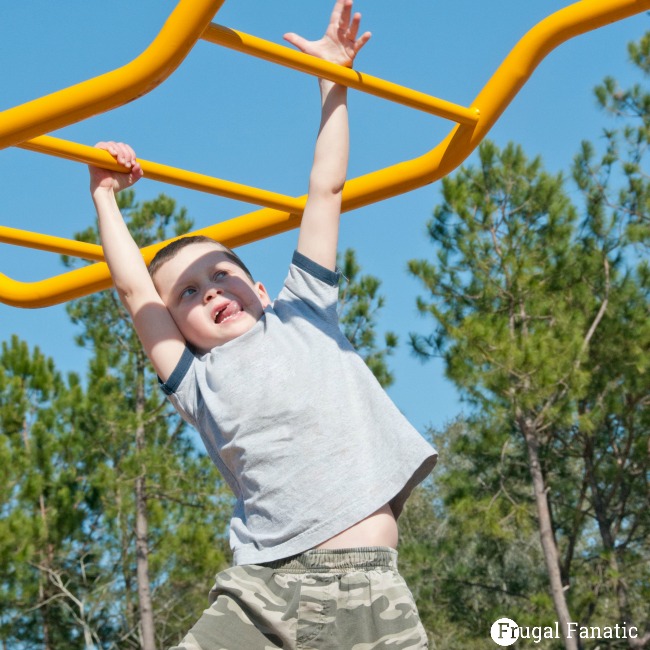 Take a look at this list of budget friendly outdoor fun for kids! Your children will love these fun activities they can do outside without you needing to spend a lot of money!