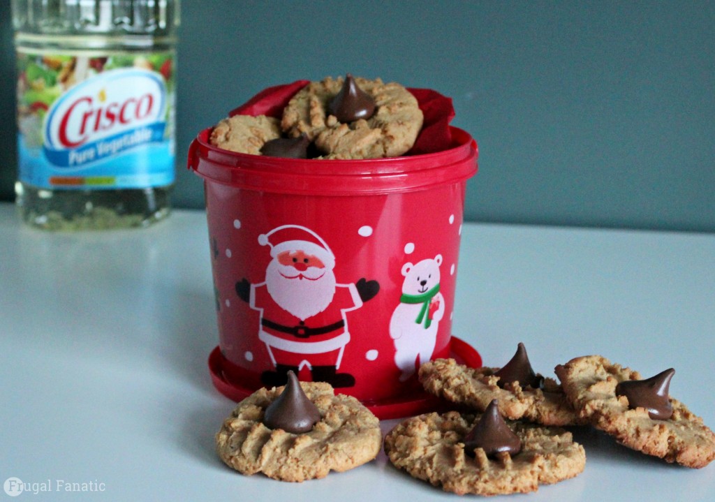 Do you have any holiday baking traditions? I participate in a really fun cookie exchange. Find out how I am making my cookies extra special this year!