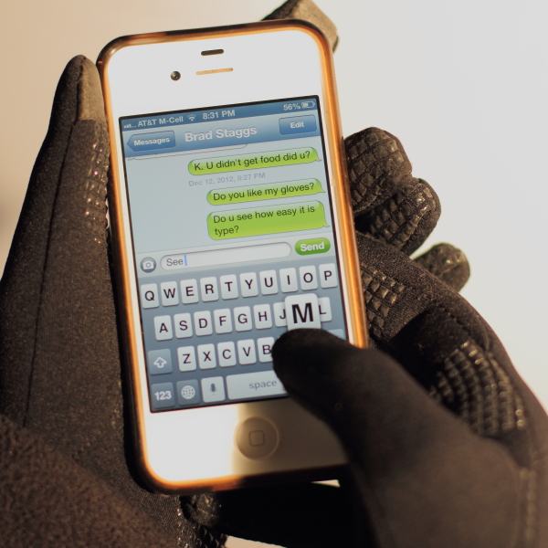 iPhone Gloves 2
