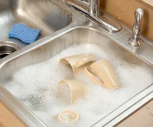 handwashing dishes to reduce allergies