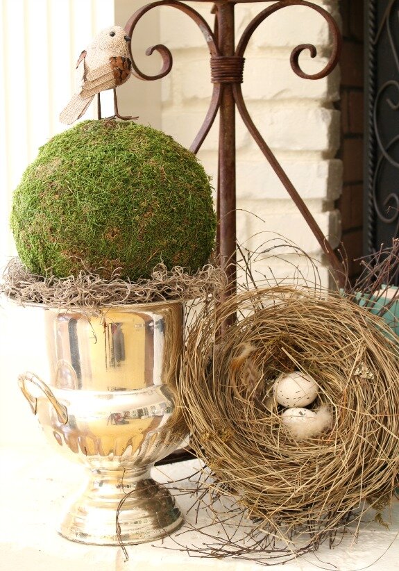 Spring decor in the family room http://mysoulfulhome.com