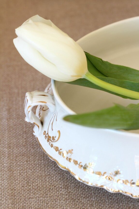 White and gold tureen http://mysoulfulhome.com