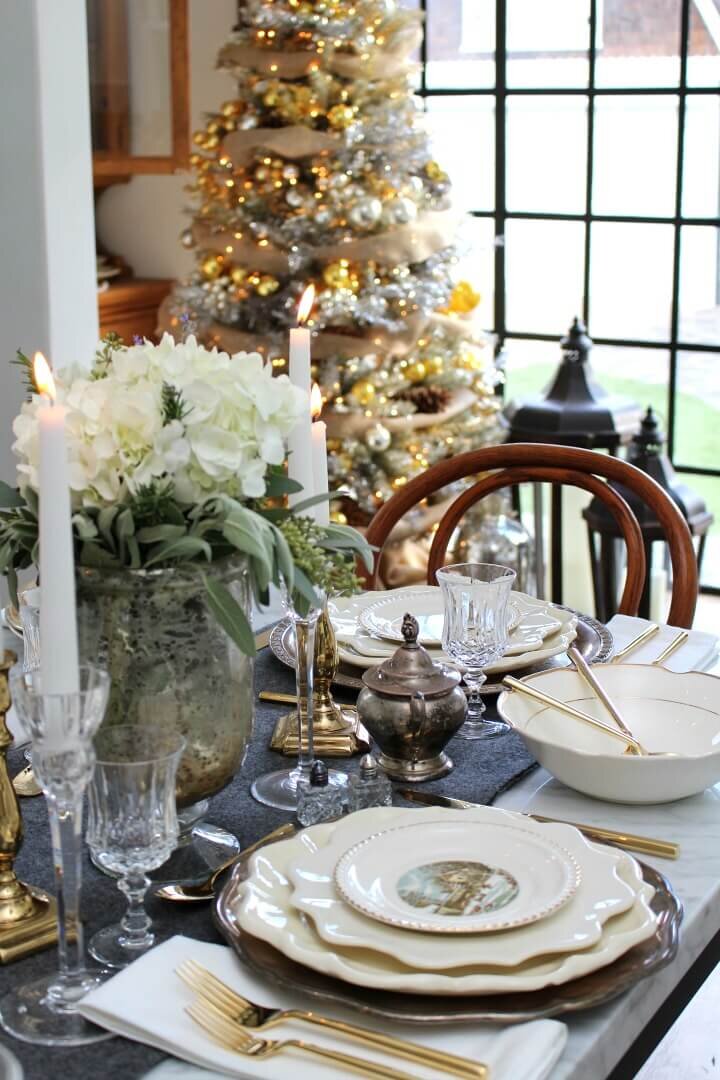 Farmhouse glam Christmas table setting http://mysoulfulhome.com