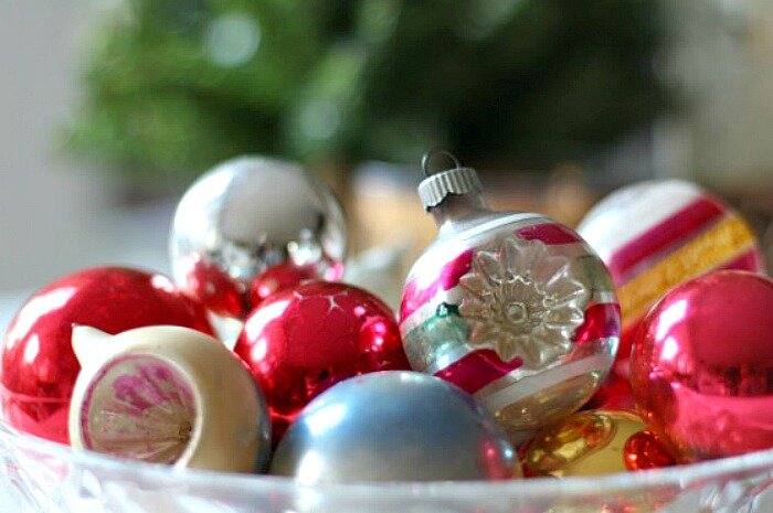 Christmas ball ornaments bowl http://mysoulfulhome.com
