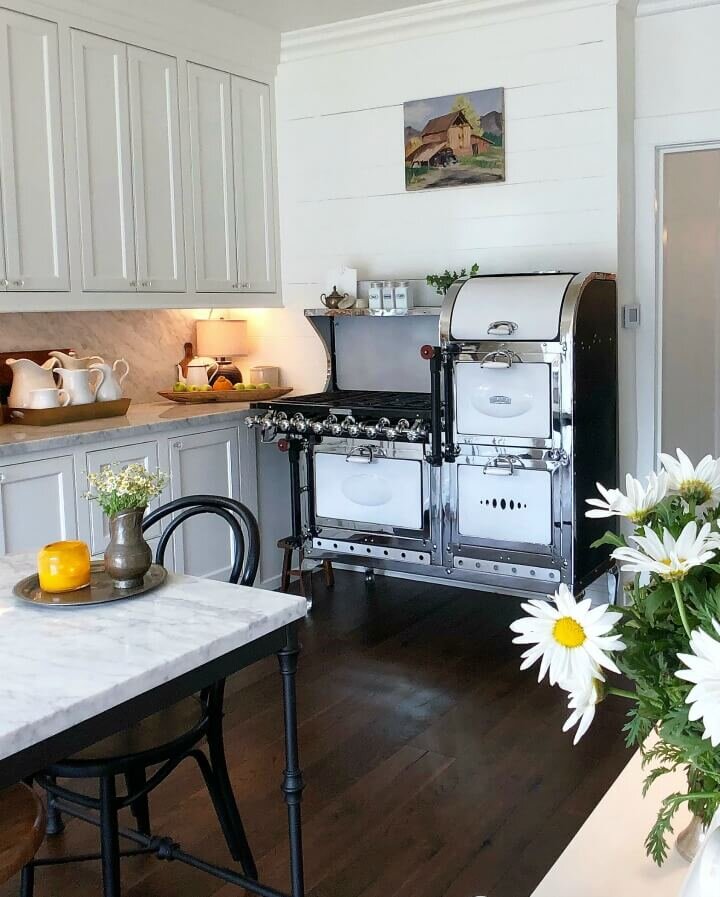 Reliable Vintage stove http://mysoulfulhome.com
