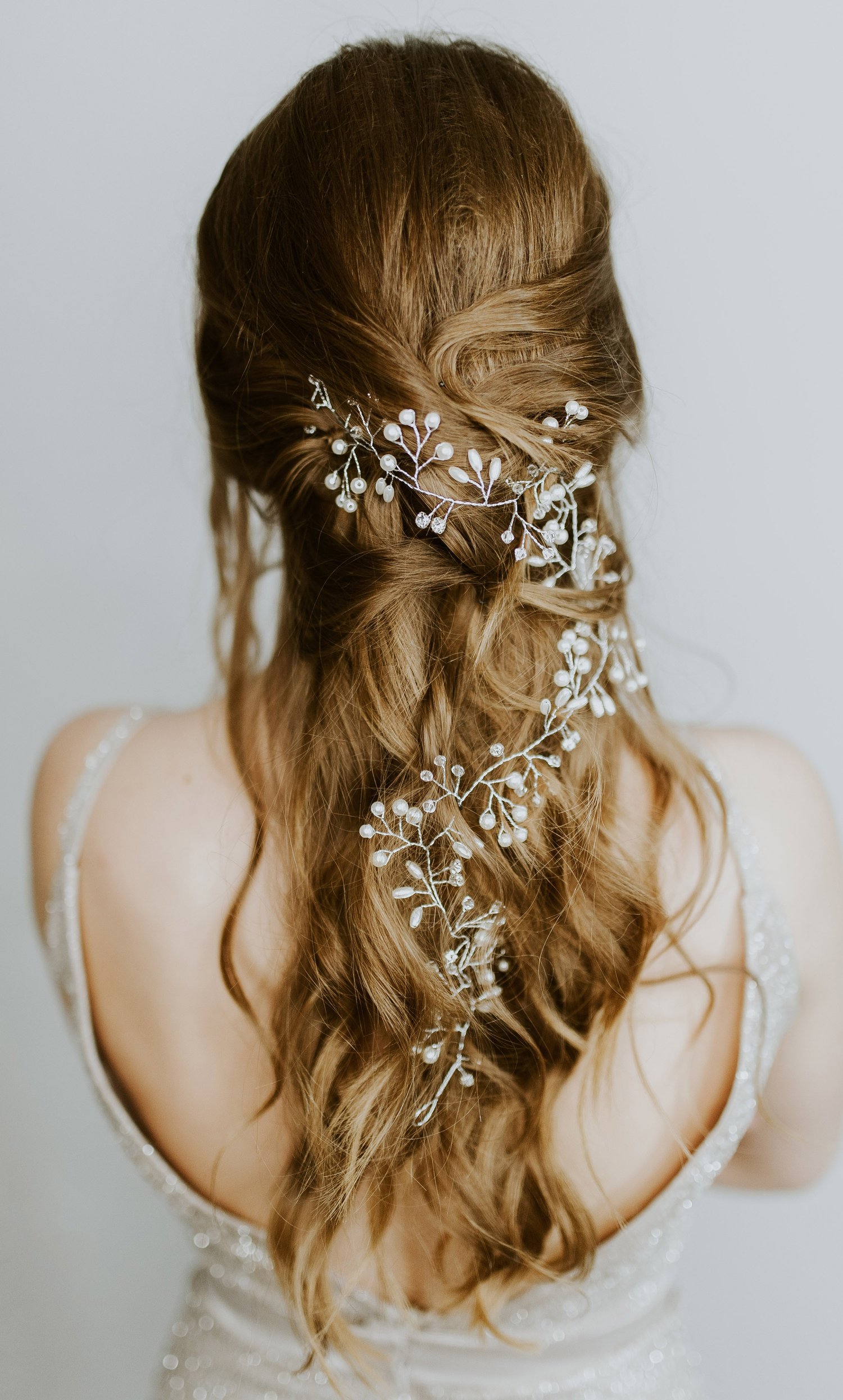 Chic & Easy Wedding Guest Hairstyles — World of Curves