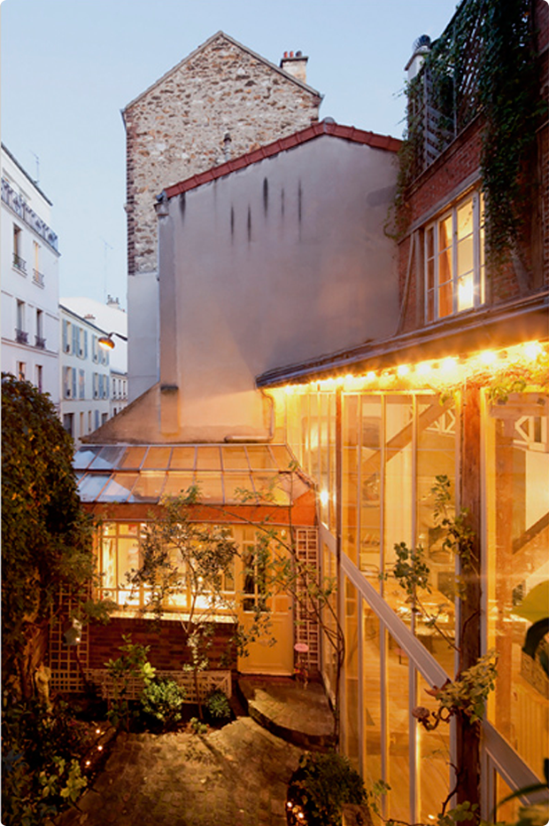 Unmasked Beauty : Threadbare Paris Home : Front Garden