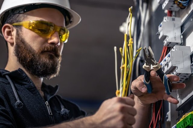 Top 3 Reasons to Hire Professional Electricians in Edmonton — MMi Electrical