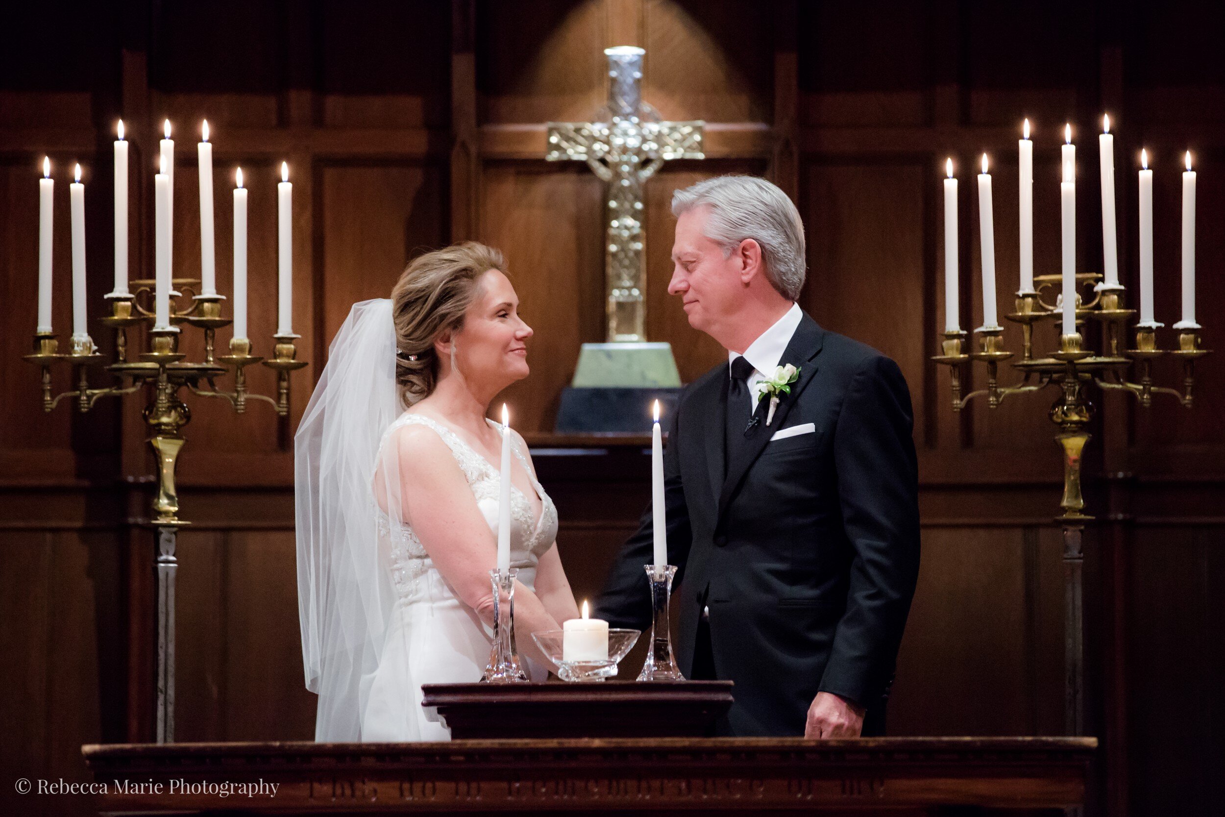 intimate-christmas-wedding-chicago-rebecca-marie-photography_0009