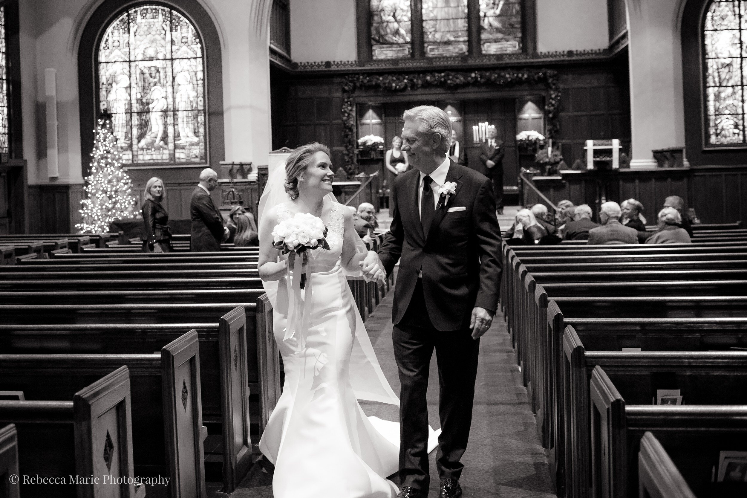 intimate-christmas-wedding-chicago-rebecca-marie-photography_0013
