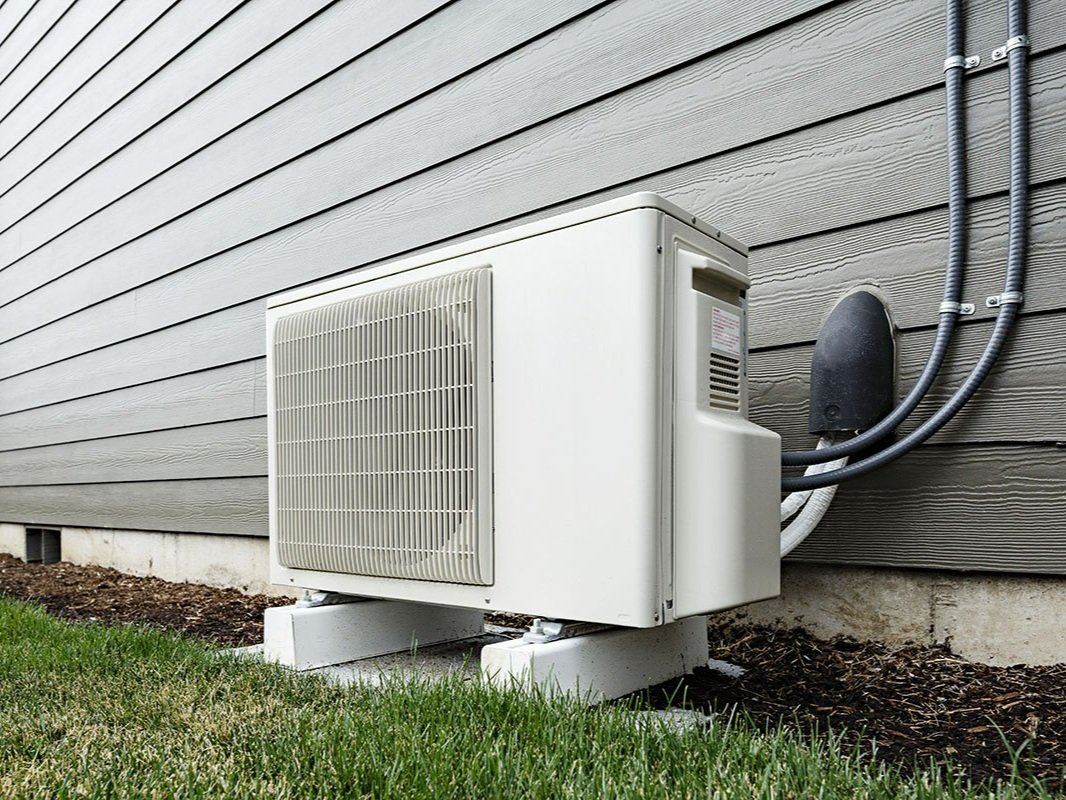 how-a-dual-fuel-heat-pump-system-with-natural-gas-backup-balances