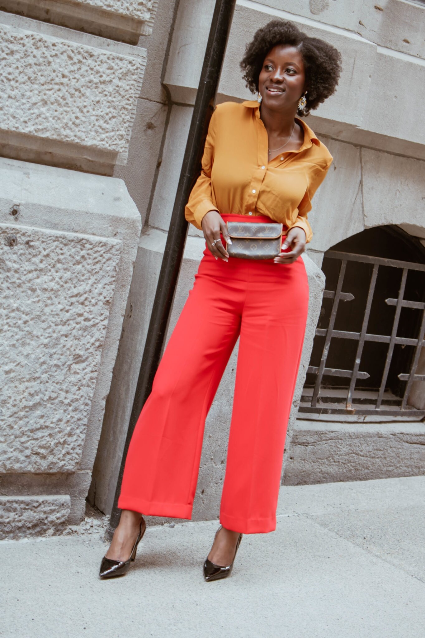 Josie Petite and Bold ~~ how to style Louis Vuitton Florentine Fanny pack ~~ Petite and Bold ~~ Street style fashion ~~ luxury minimalist blog