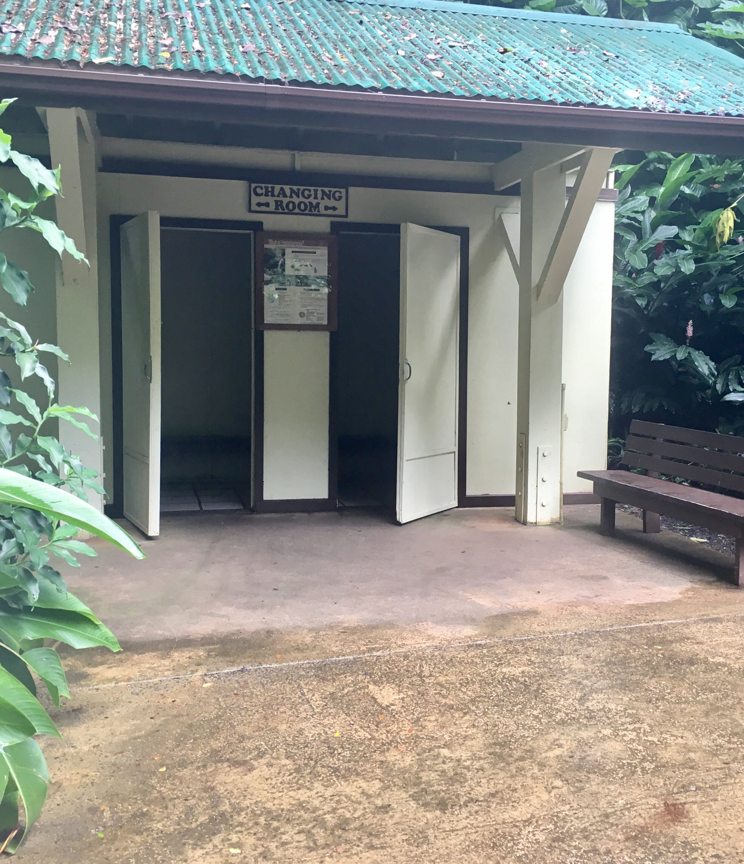 Waimea Valley is a great place for the entire family. Visit shortsweetmom.com for some tips before your visit or pin for later. 