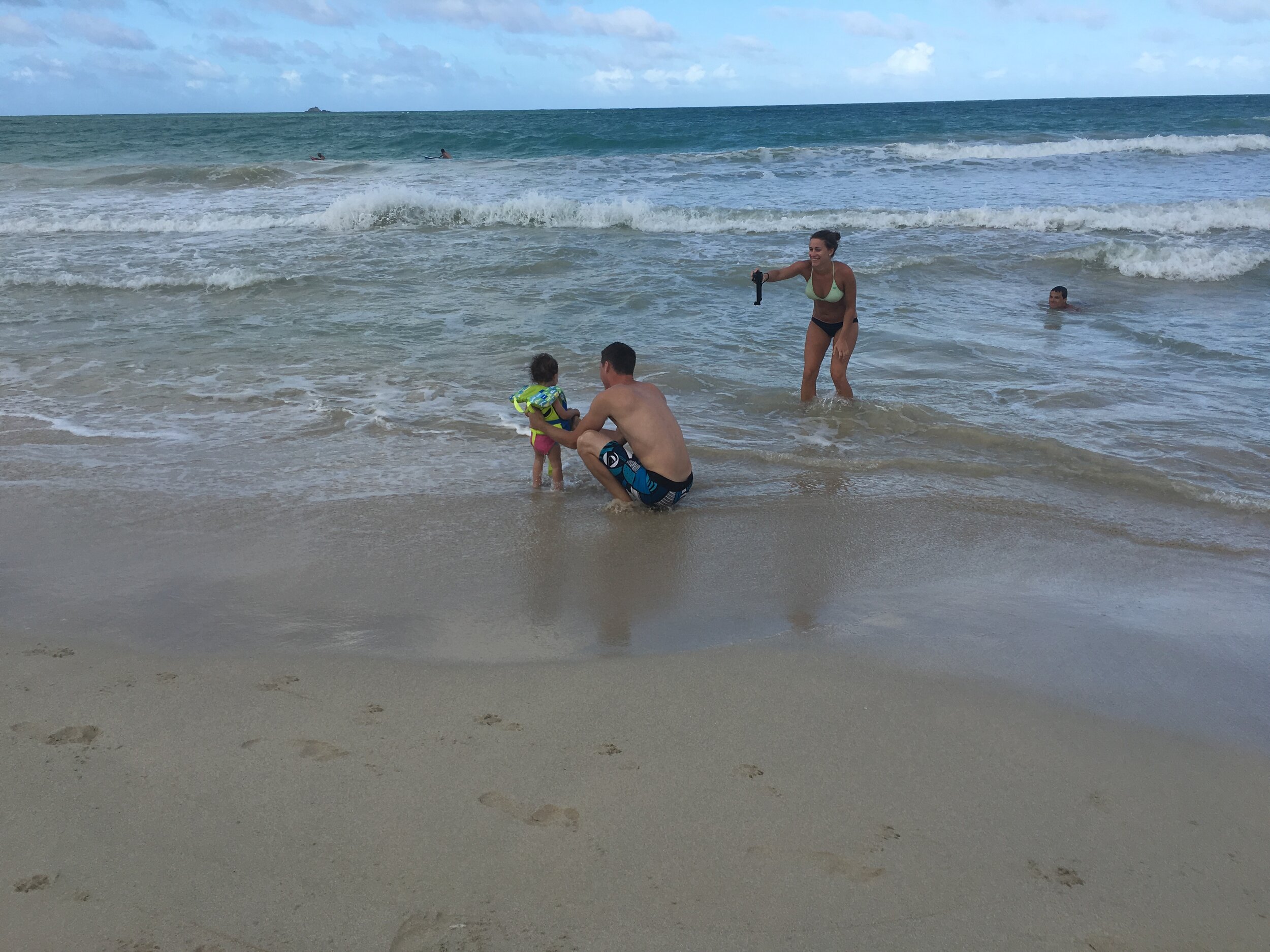 3 of the most amazing kid friendly beaches on Oahu. Visit shortsweetmom.com to see these must visit locations and more or pin for later. 