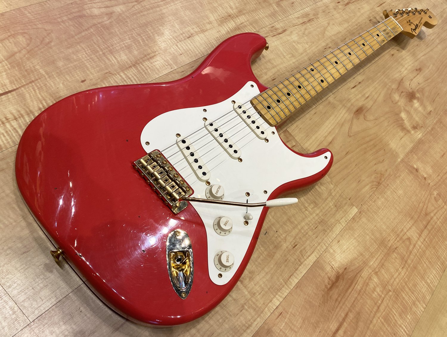 rekruttere Lover og forskrifter sortie Fender Custom Shop 1959 Journeyman Relic Stratocaster Maple Neck with Gold  Hardware Fiesta Red — Andy Babiuk's Fab Gear