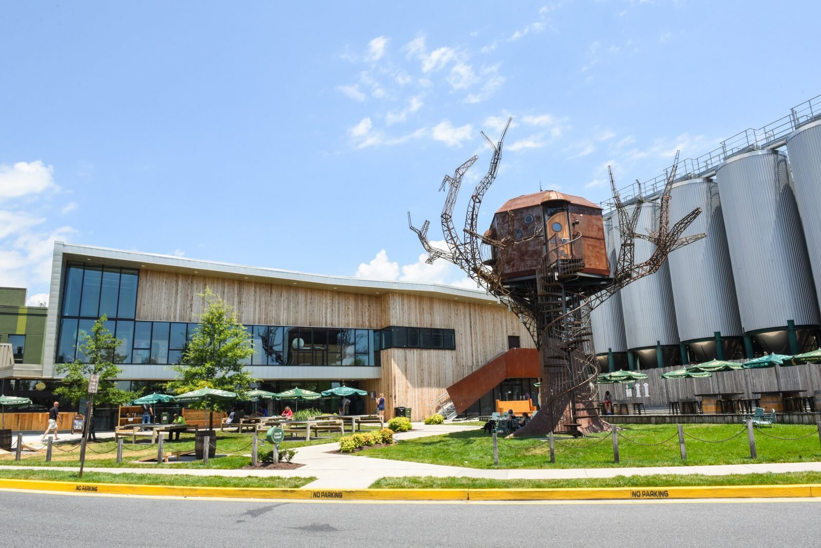 Dogfish Head Brewery exterior