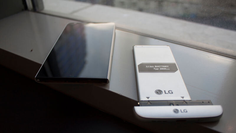 LG presenta el LG G5 y sus amigos en el #MWC16