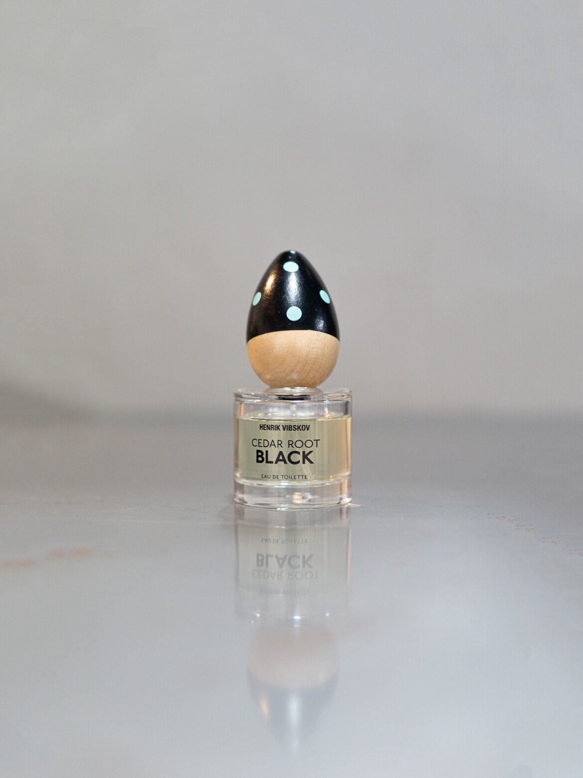 Blossom specifikation initial Henrik Vibskov Perfume Cedar Root Black Eau De Toilette — Selvage
