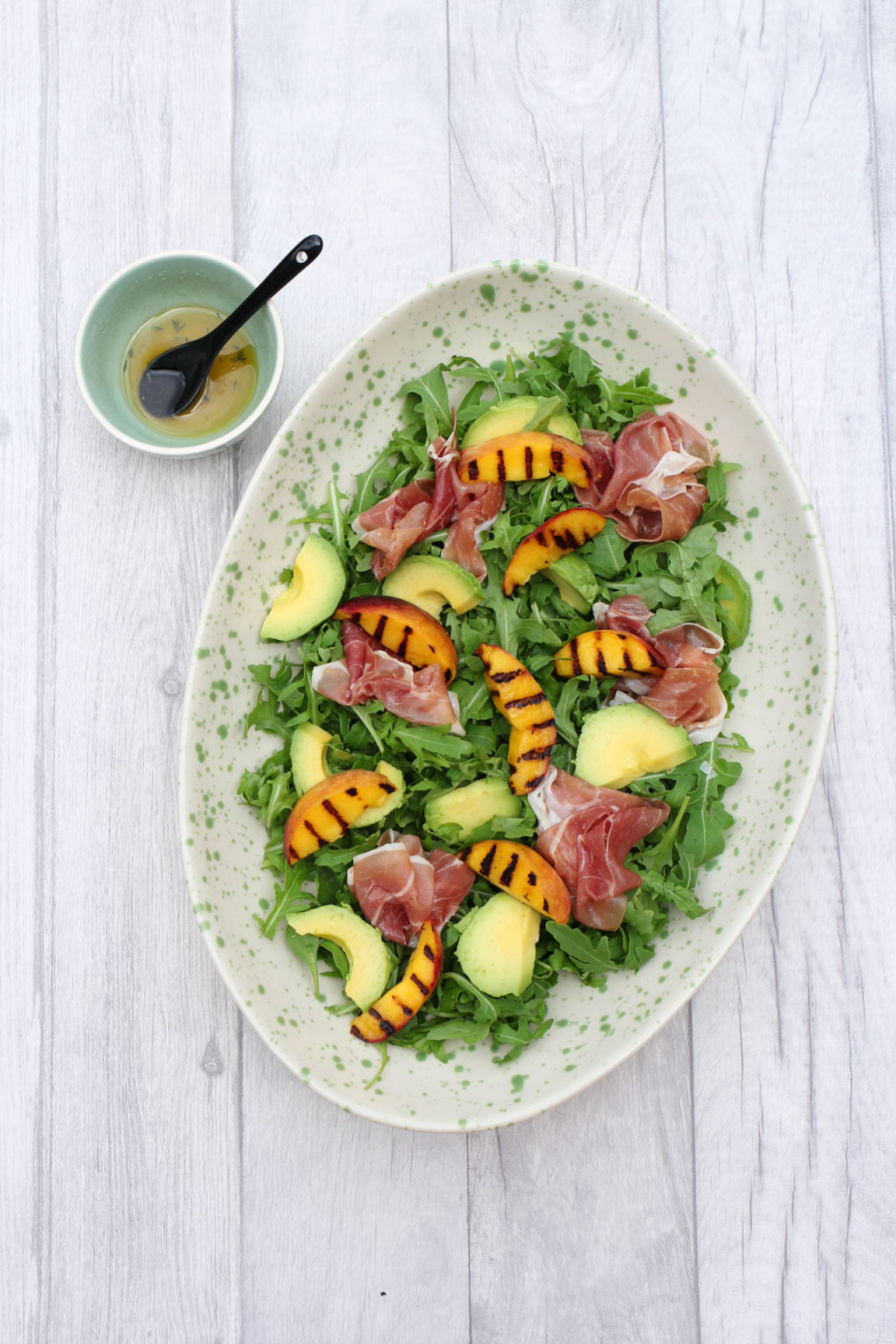 Peach and Prosciutto Salad | The Mother Cooker