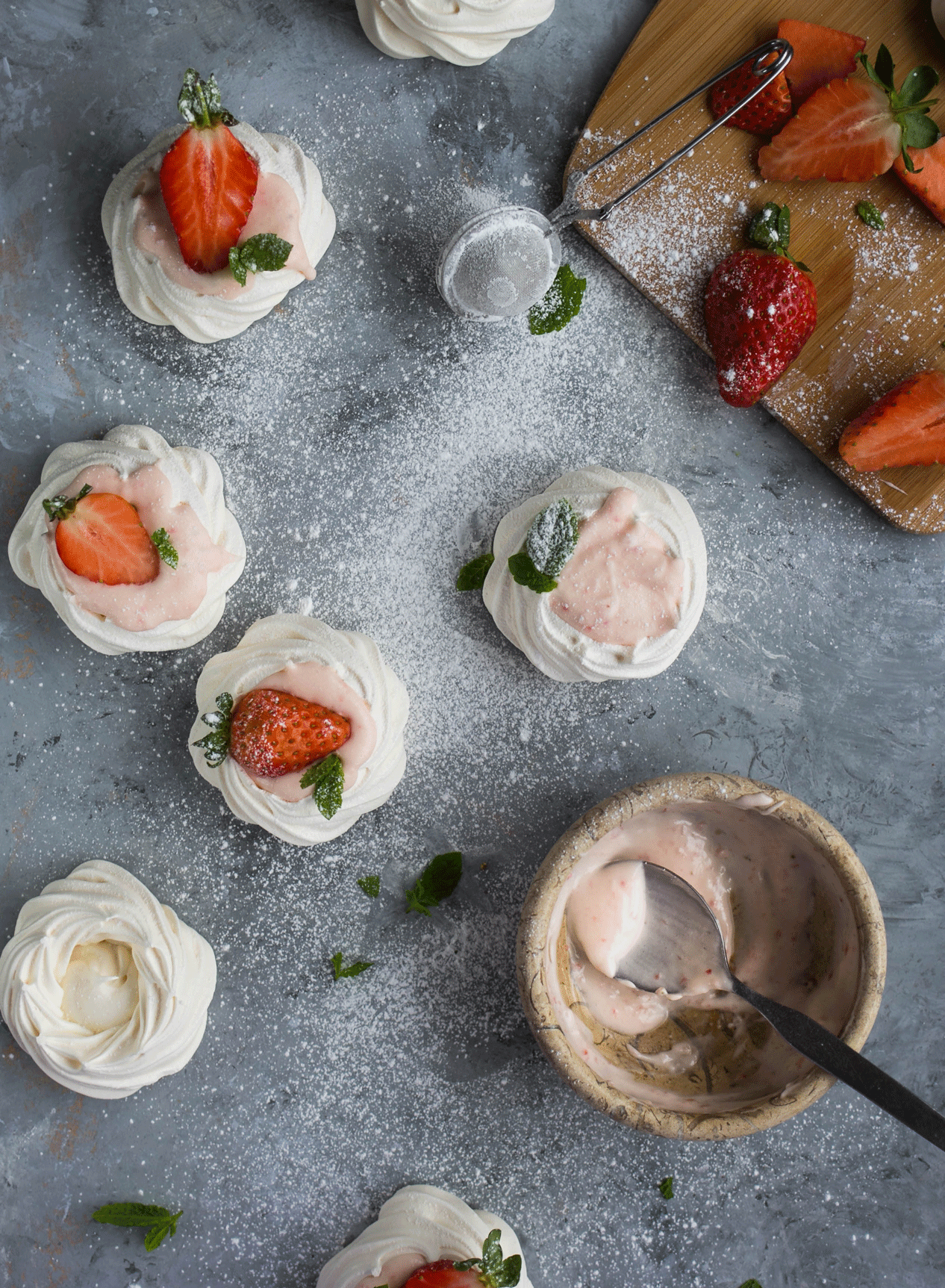 Mini Strawberry Meringues | The Mother Cooker