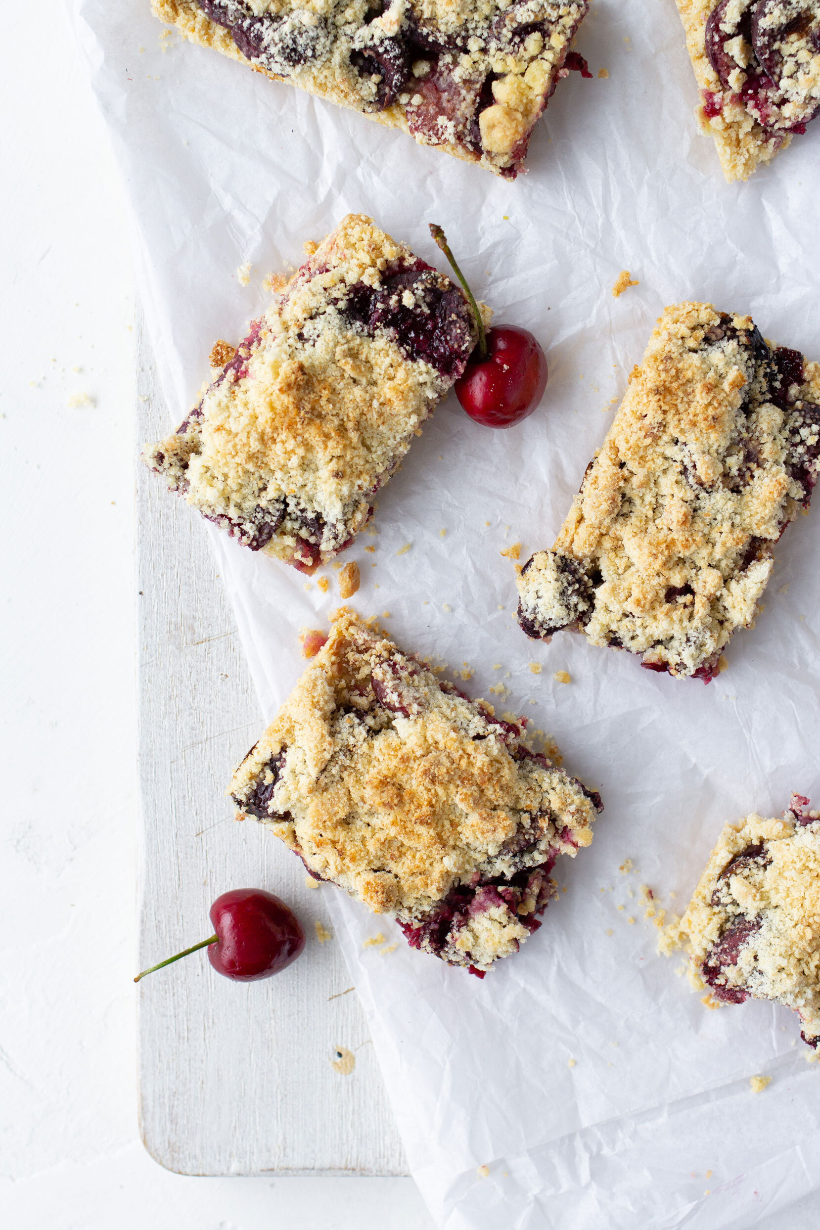 Cherry Crumb Bars | The Mother Cooker