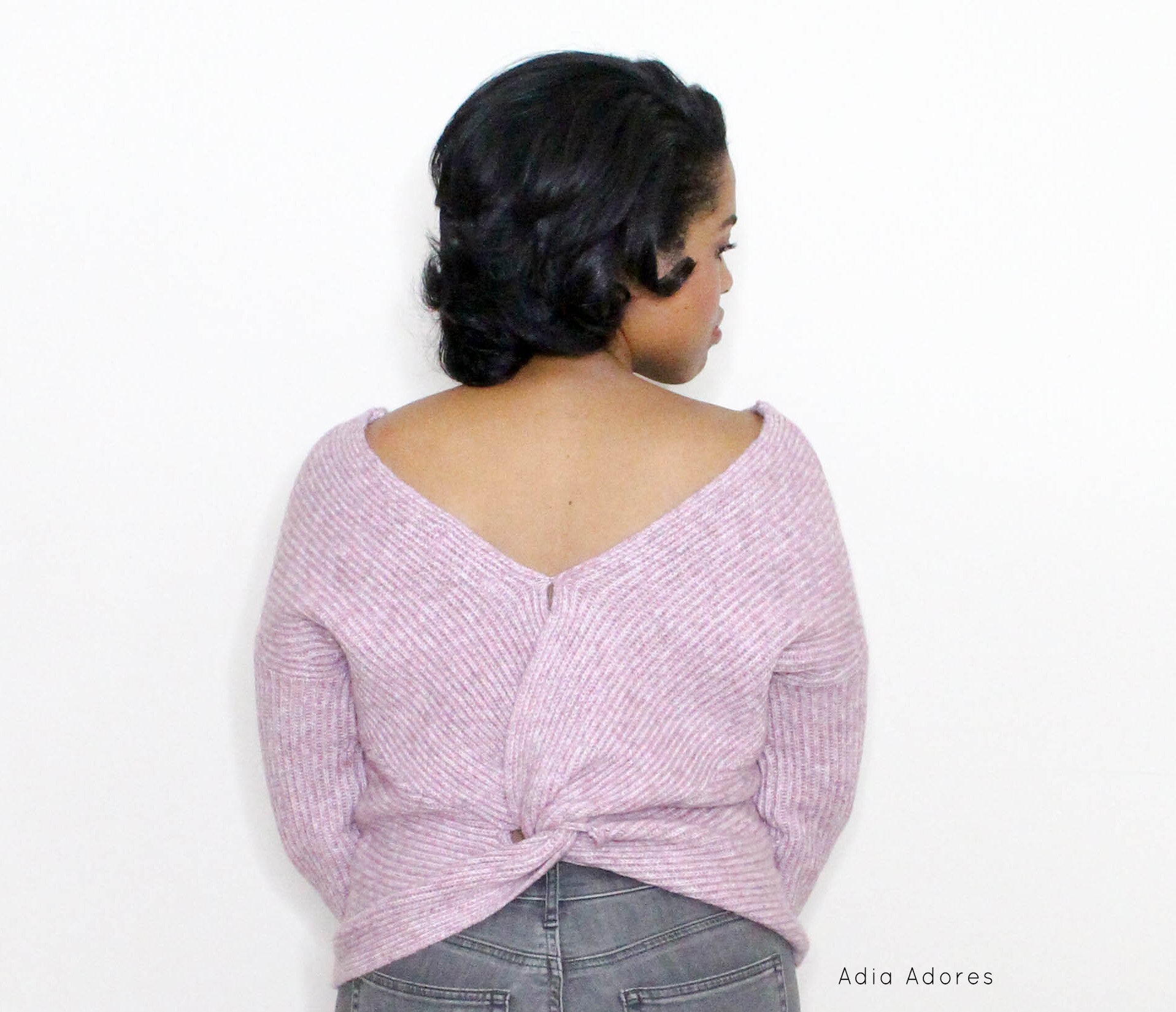 Love the back detail of this sweater. adiaadores.com