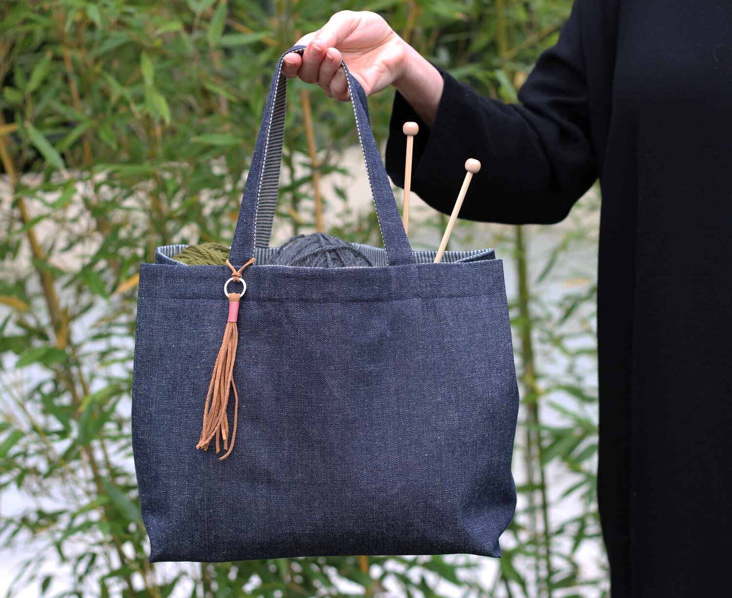 Reversible tie-top handbag tutorial - Best Fabric Store Blog