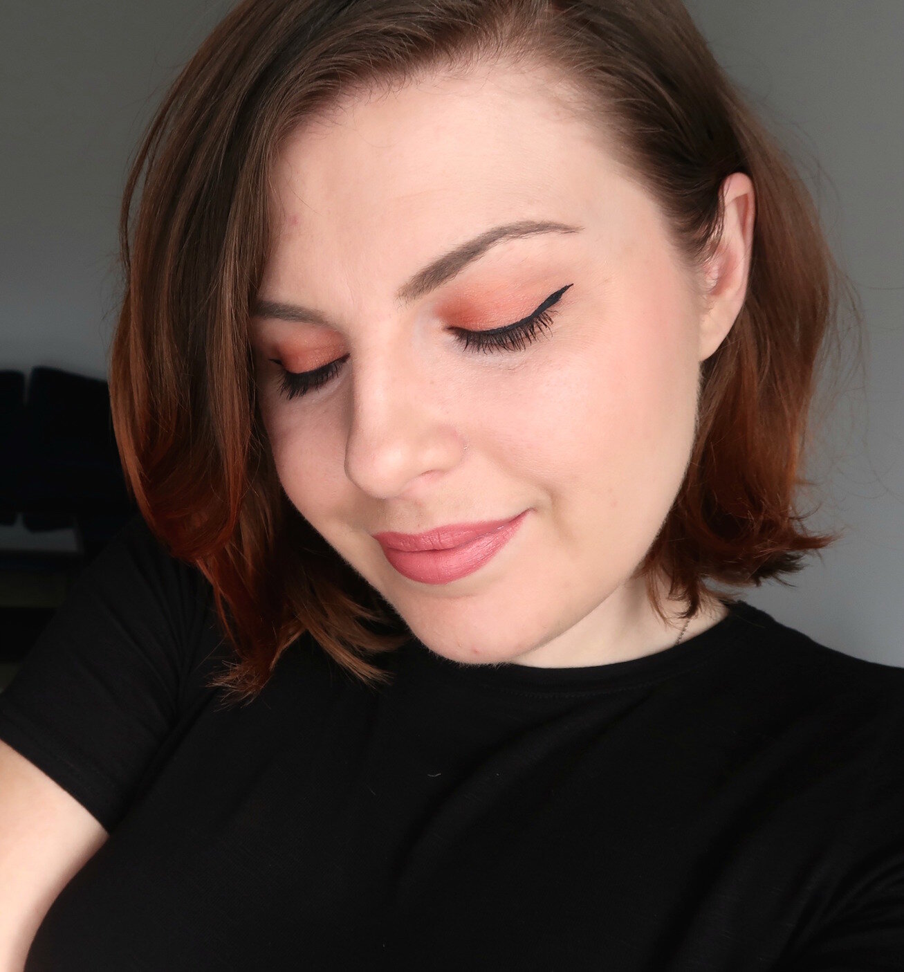 CORAL EYESHADOW MAC BENEFIT NUDE SCANDAL DOUBLE THE LIP
