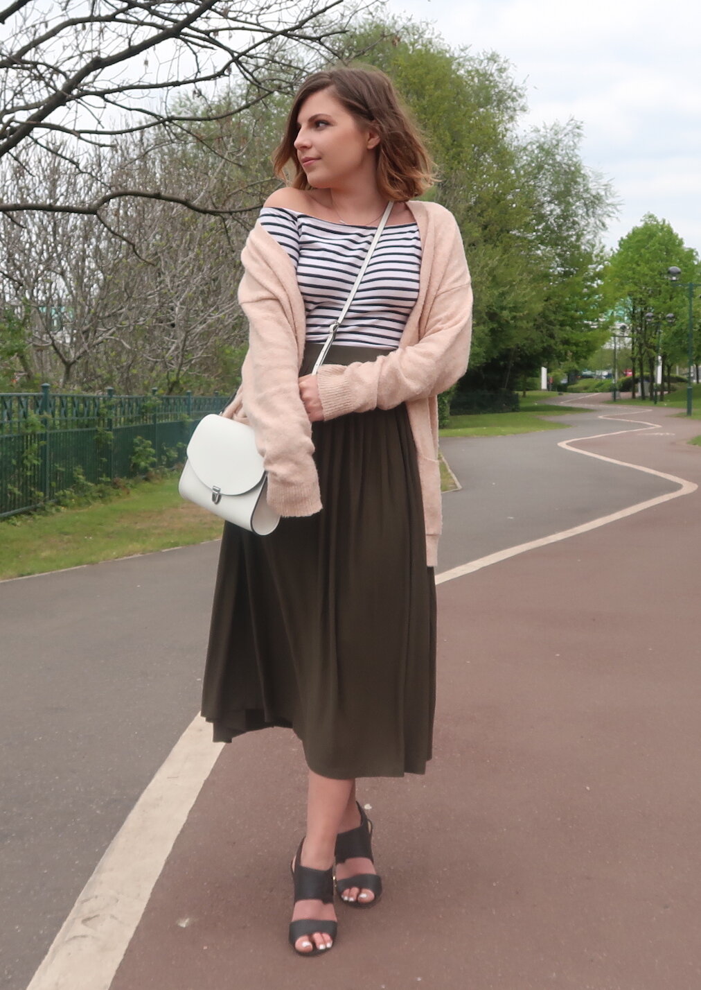 Spring outlift pleated skirt blush khaki