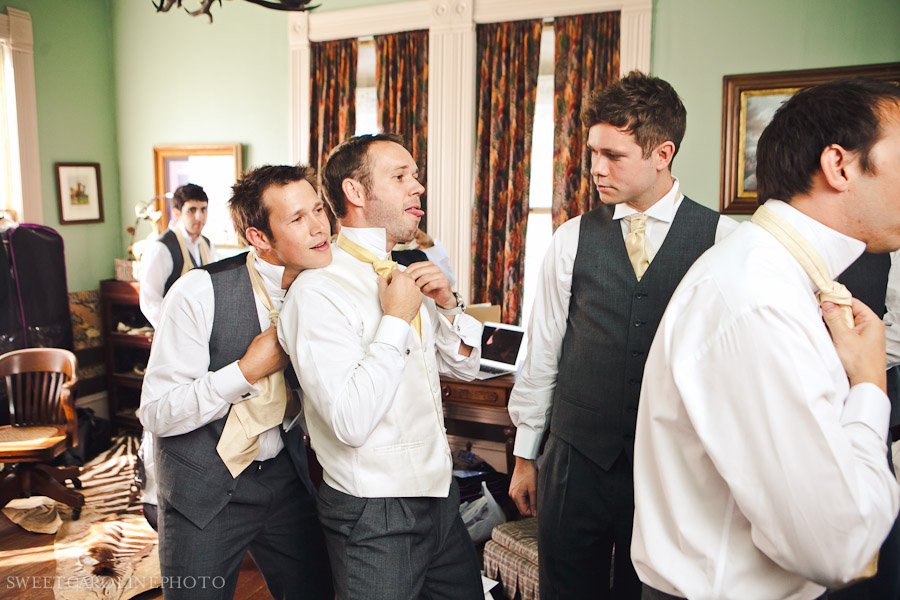 groomsmen getting ready at Barr Mansion