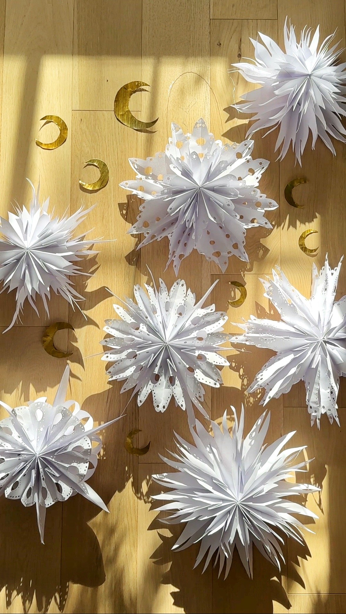 How To DIY Easy $1 Paper Bag Snowflakes — The Kwendy Home