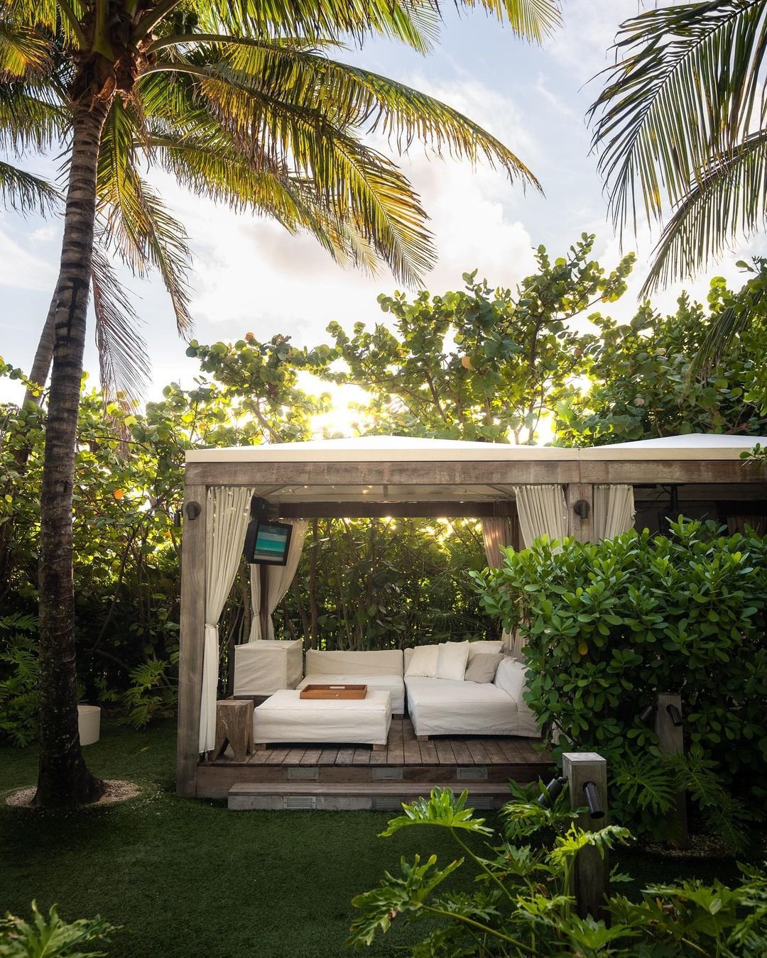 Sustainable Luxury Resorts - Skiptomalouuu.com Miami Beach