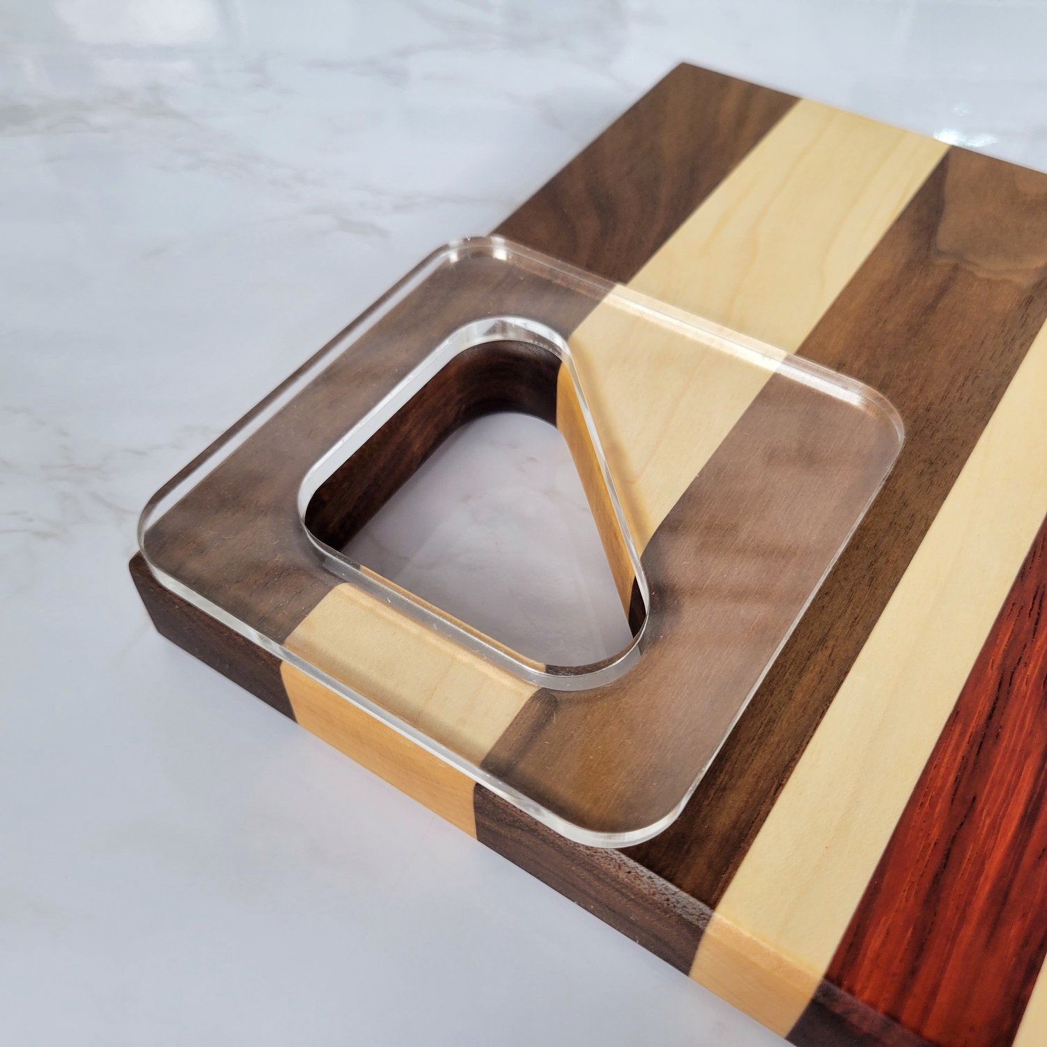 triangle-cutting-board-corner-handle-acrylic-router-template-wood