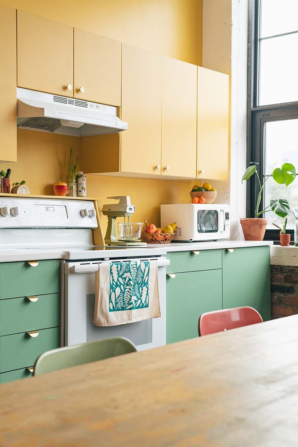Painting My Rental Kitchen Sage Green Was the Best Decor Decision