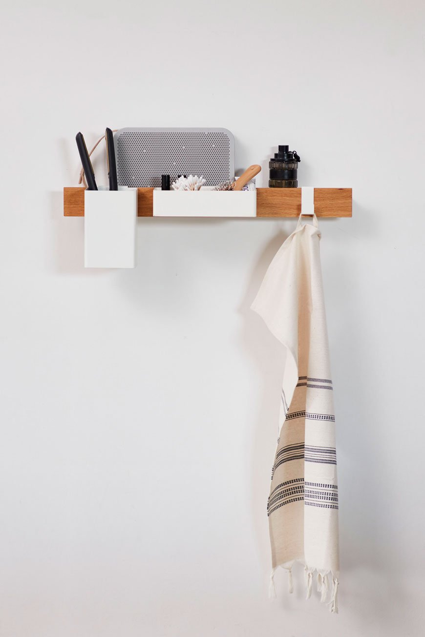 A clutter-free and organised bathroom shelf, the Flex rail by Nordic design brand Gejst. 